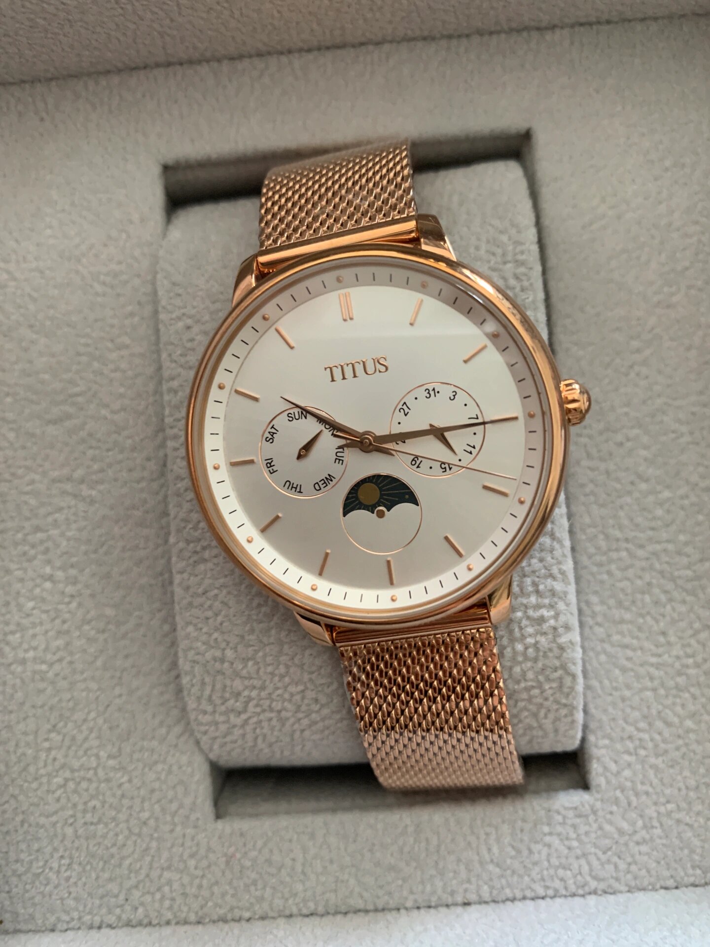 全新solvil ettitus手表 全新手表 公司送的,保护膜也还在 颜色:玫瑰