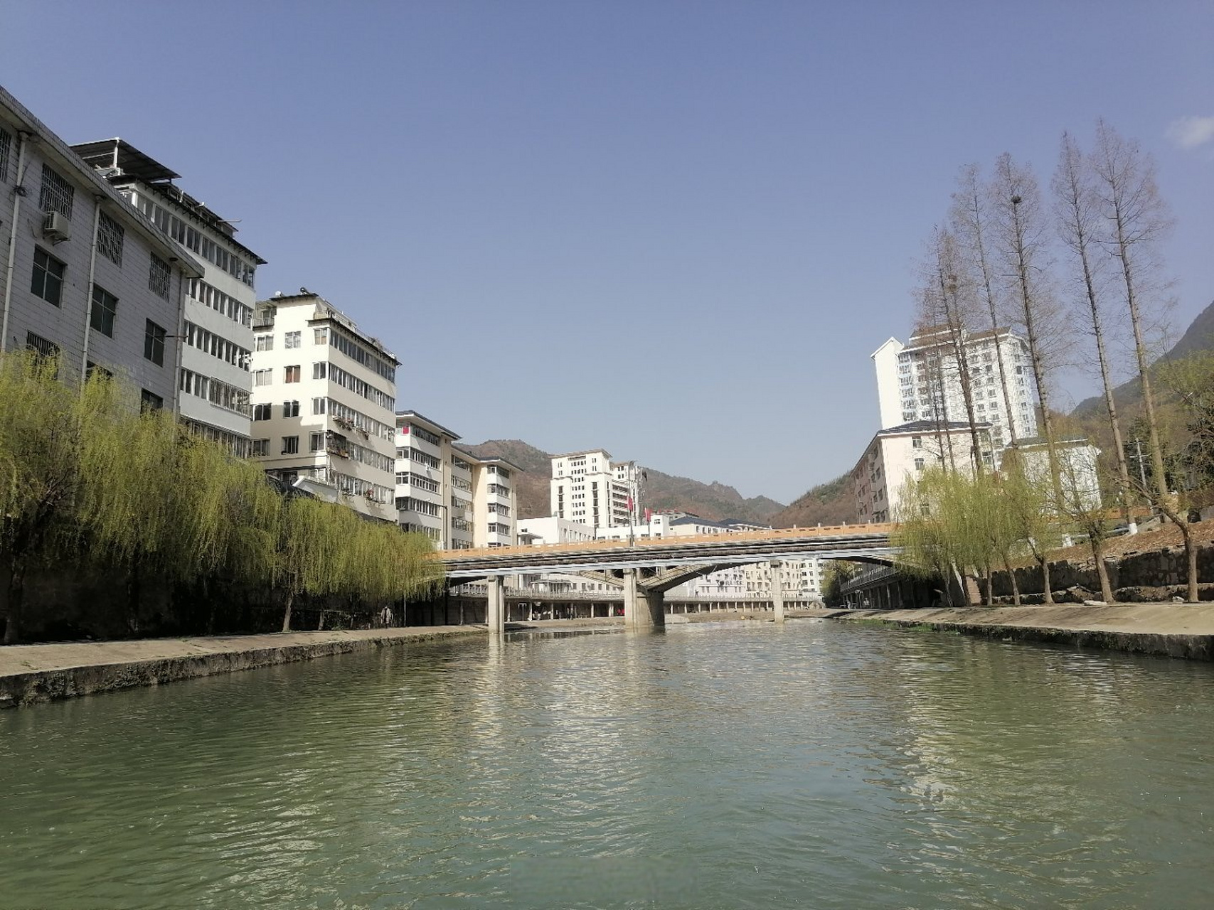 康县马拉松 这里是康县燕子河