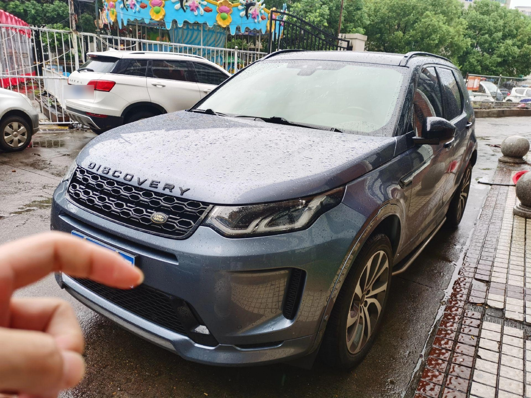 21年4月路虎神行,2.0t自动挡全景天窗,双电动座椅,指导价41.