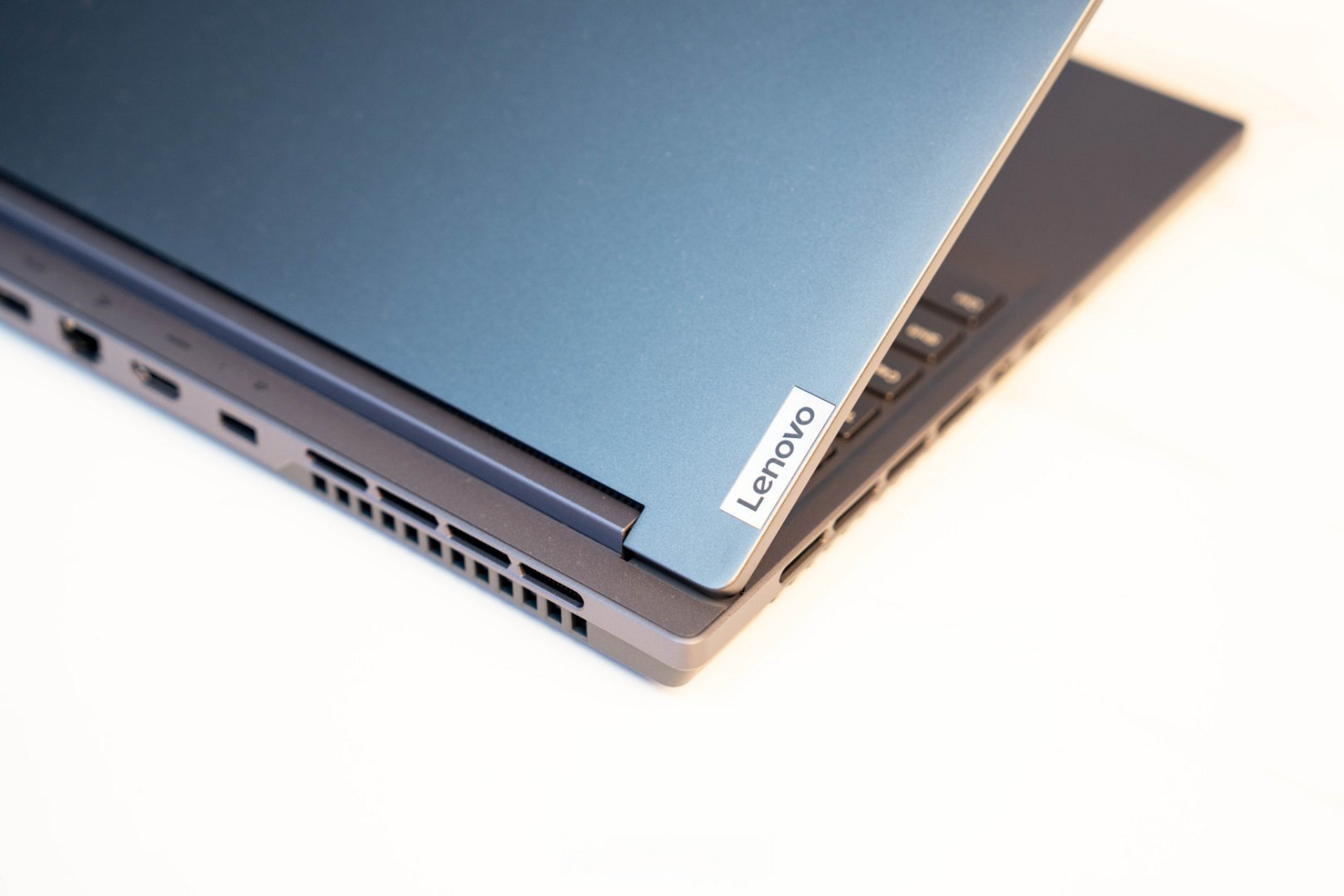 【拯救者y7000p】#新机来了#  外观上拯救者y7000p 2023延续了上代