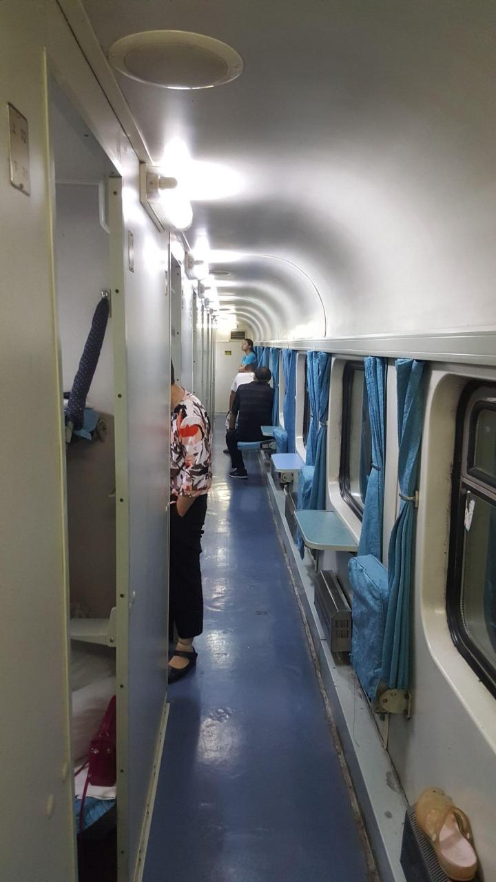 普速列车不同种类车厢的区分.