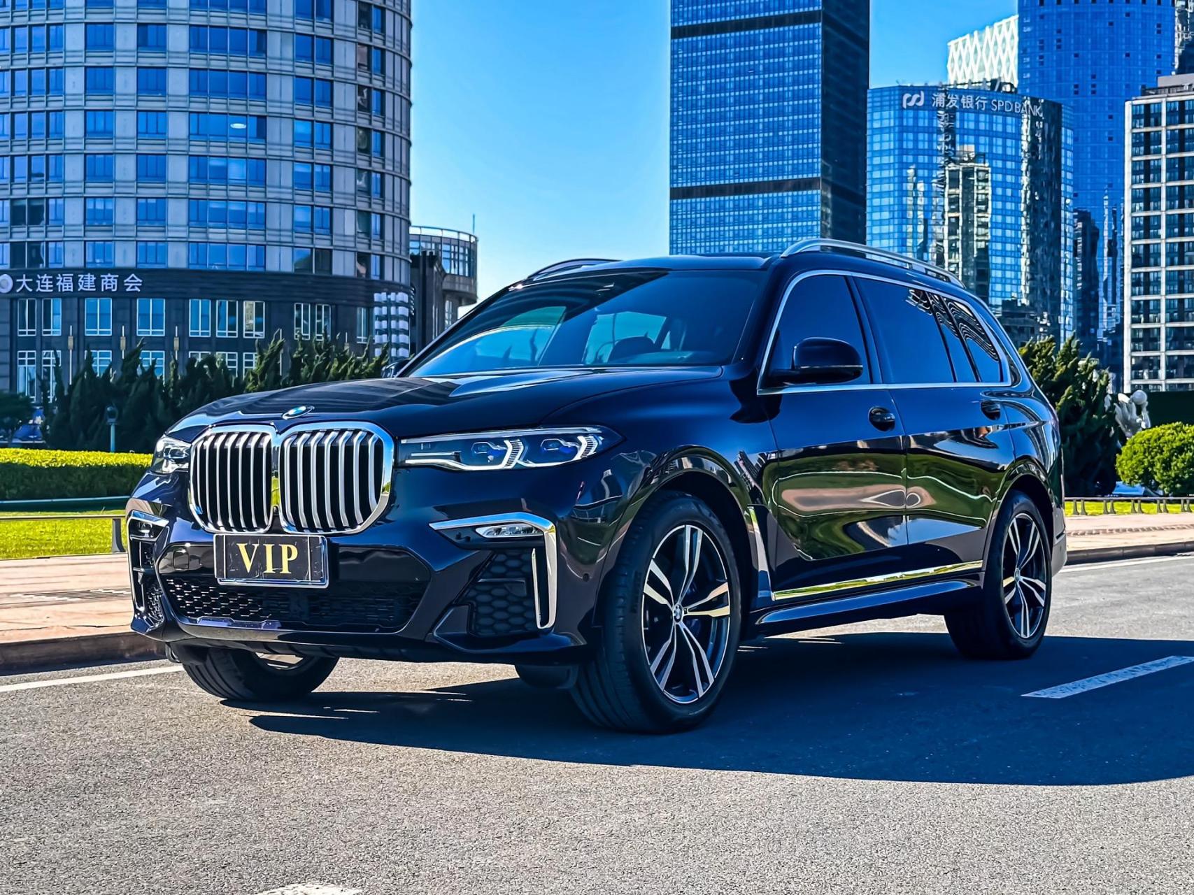 宝马x7 xdrive40i 尊享型m运动套装 【车辆排量】3.