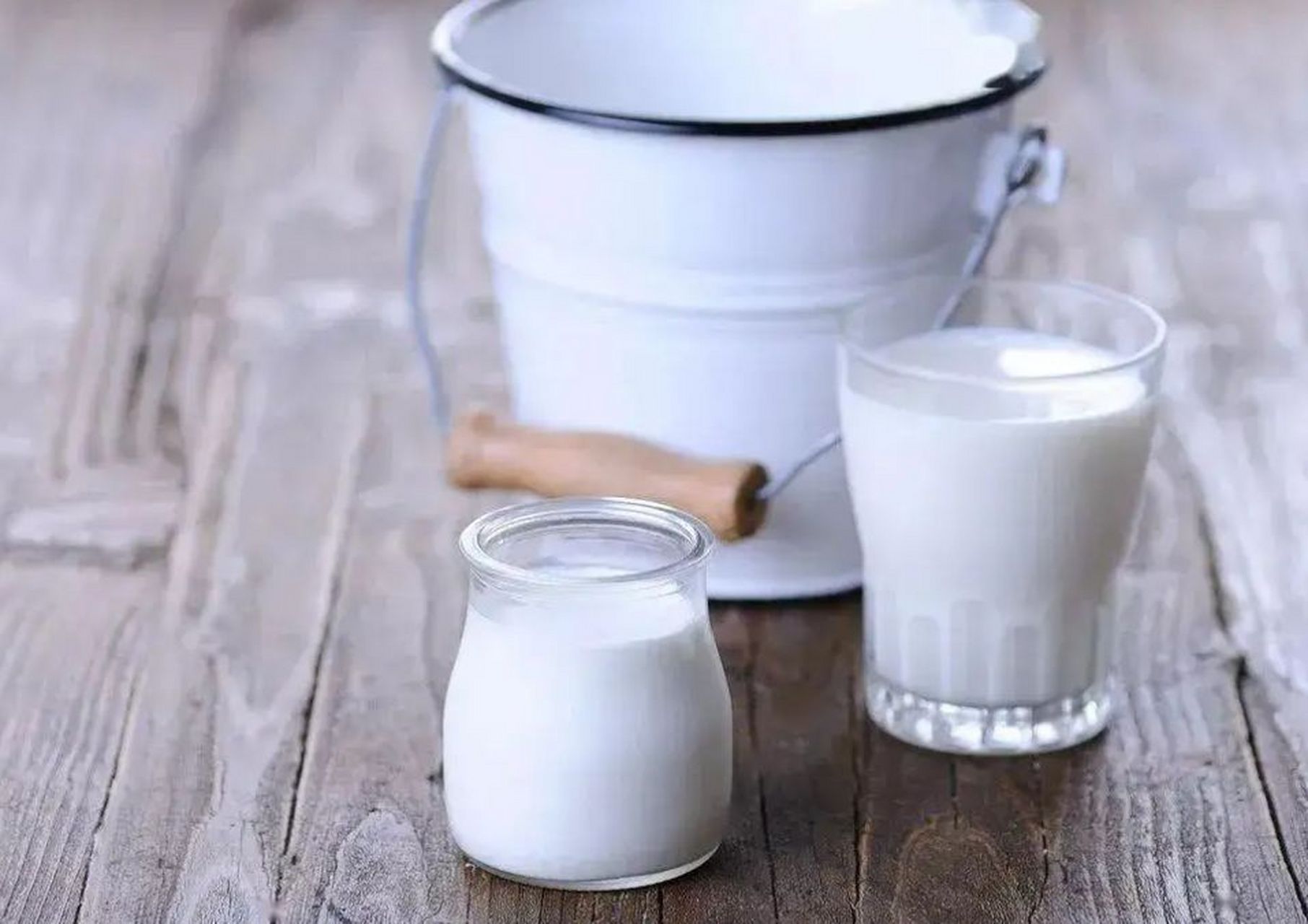答案可能出乎意料 减肥喝牛奶还是酸奶 牛奶,酸奶都能对减肥提供优质
