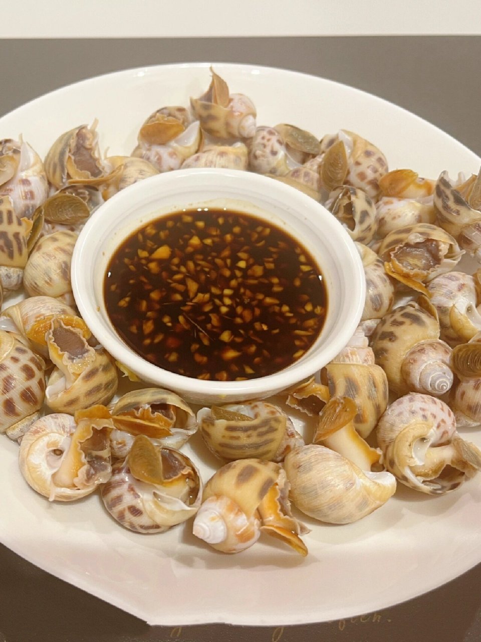 洋葱厨房|白灼花螺(简单美味海鲜) 白灼花螺 食材:鲜活花螺,小葱,生姜