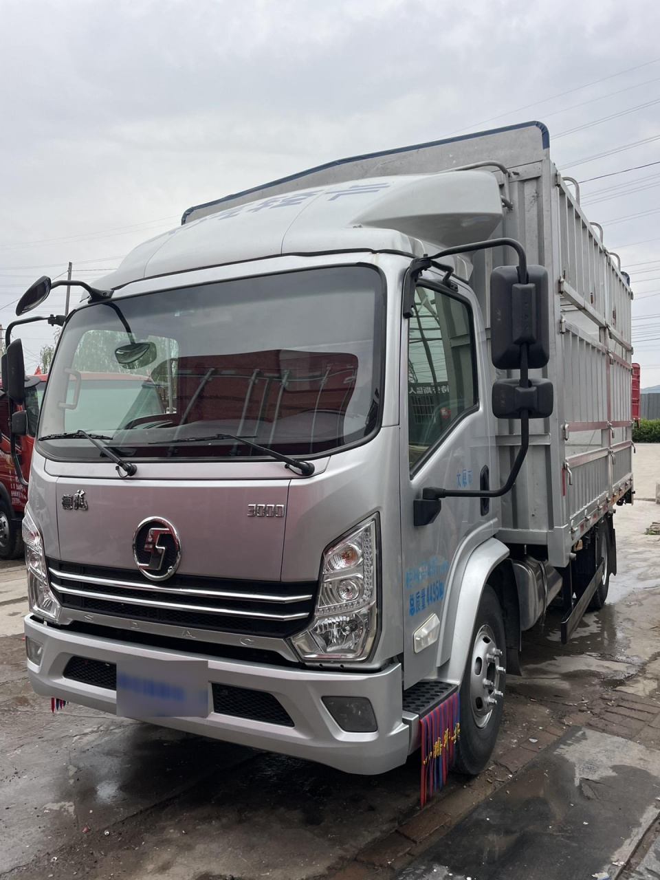 新到21年德龙k3000高栏,825轮胎,法士特8档,潍柴160马力,2米45宽,车况