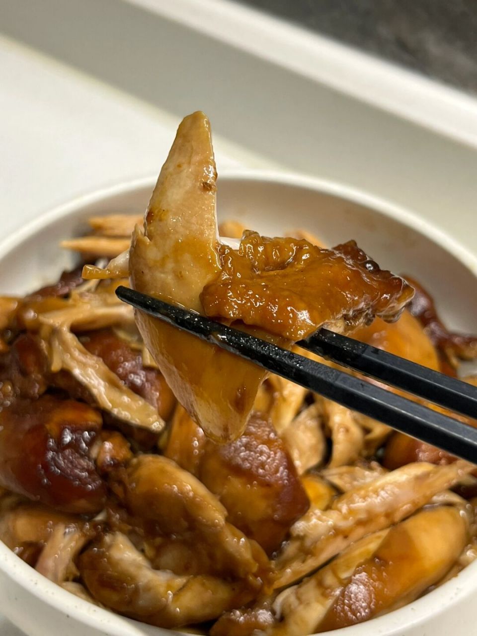 超级简单快手的酱油手撕鸡腿 香到没朋友!