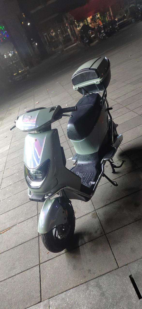 雅迪大品牌dt6冠能版,带原装雅迪石墨烯电池