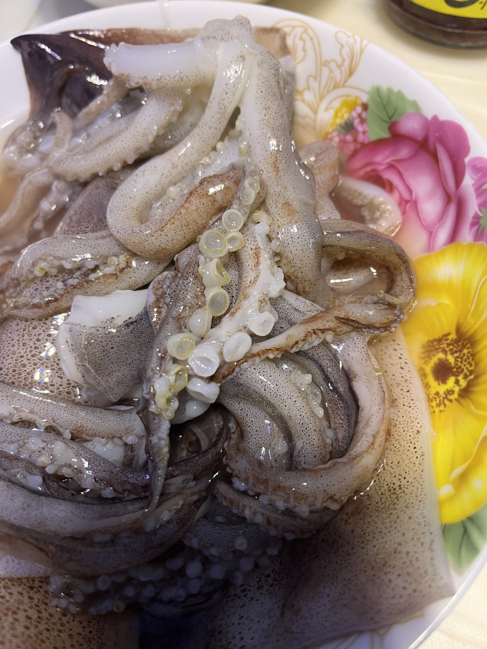 大神们,鱿鱼吸盘上的这个东西怎么快速去掉 不懂就问