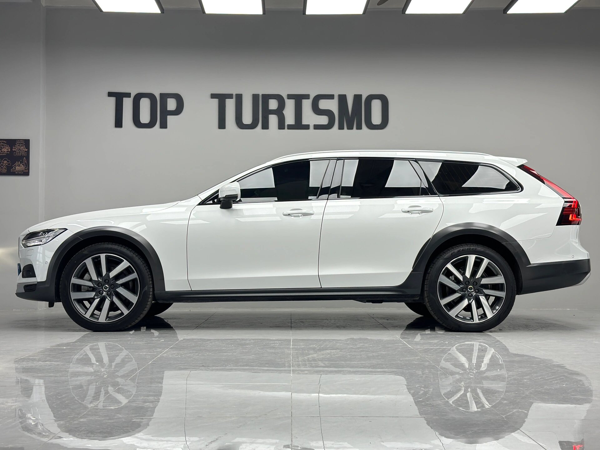 沃尔沃v90cc至尊版 沃尔沃v90cc四驱旅行轿车 稀有智尊版大满配 21款