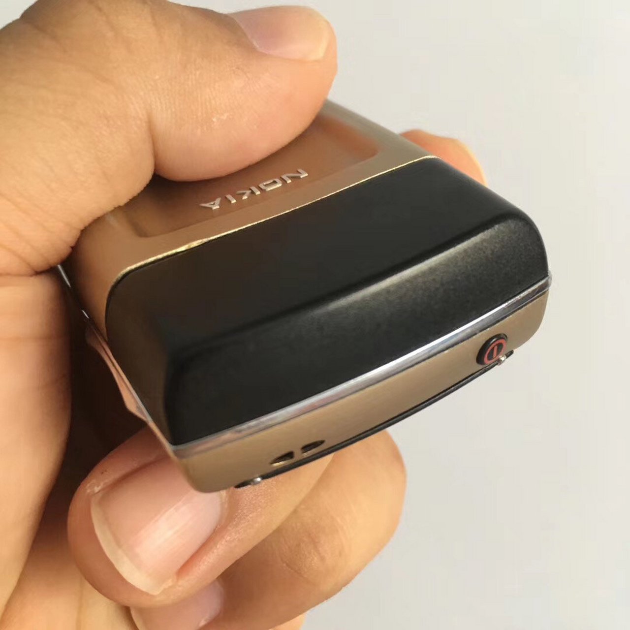 诺基亚8850,无论是颜值还是身材,都是不可替代的存在.