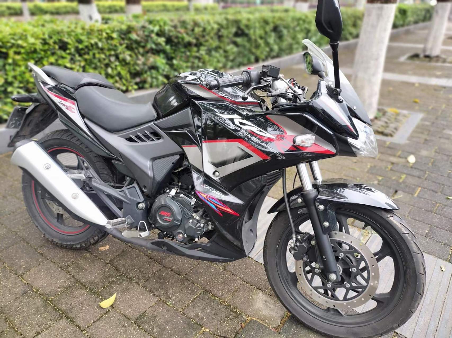 2021年国四电喷力帆kpr150到货,九九新车况精品,公里数4千多,动力强劲