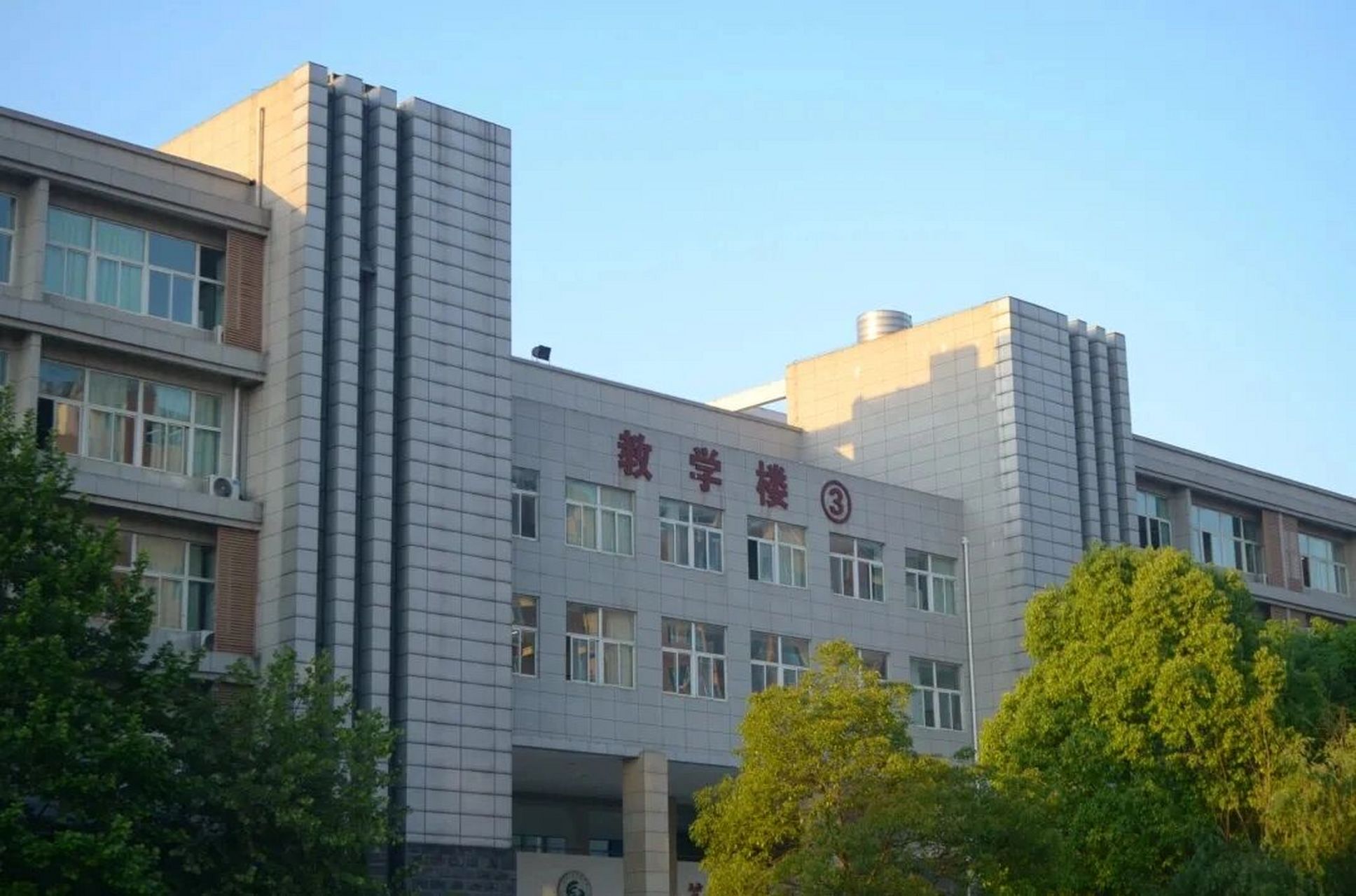 武汉工程科技学院照片图片