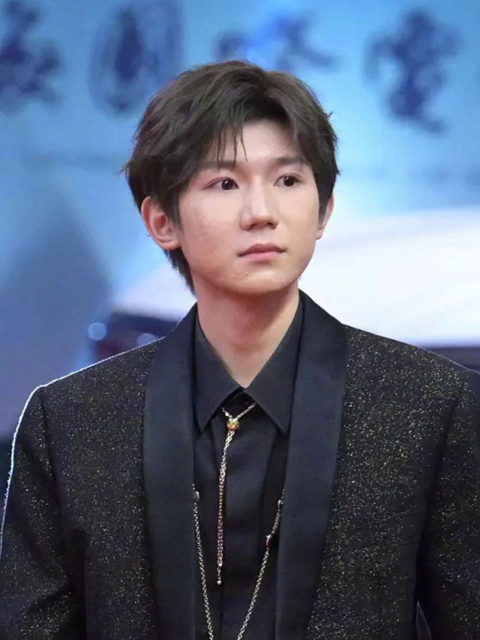 王源生图 明星再有钱也难求一个好皮肤 王源生图 这说明明星再有钱也