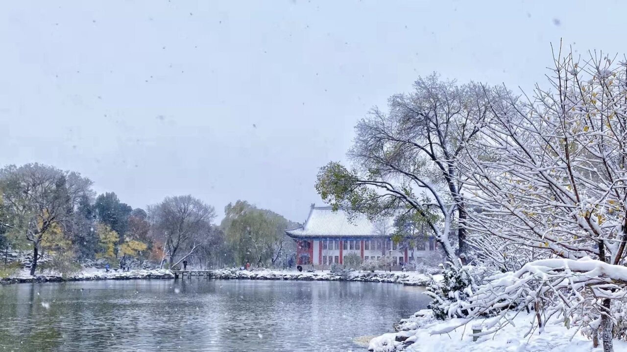 未名湖雪景图片