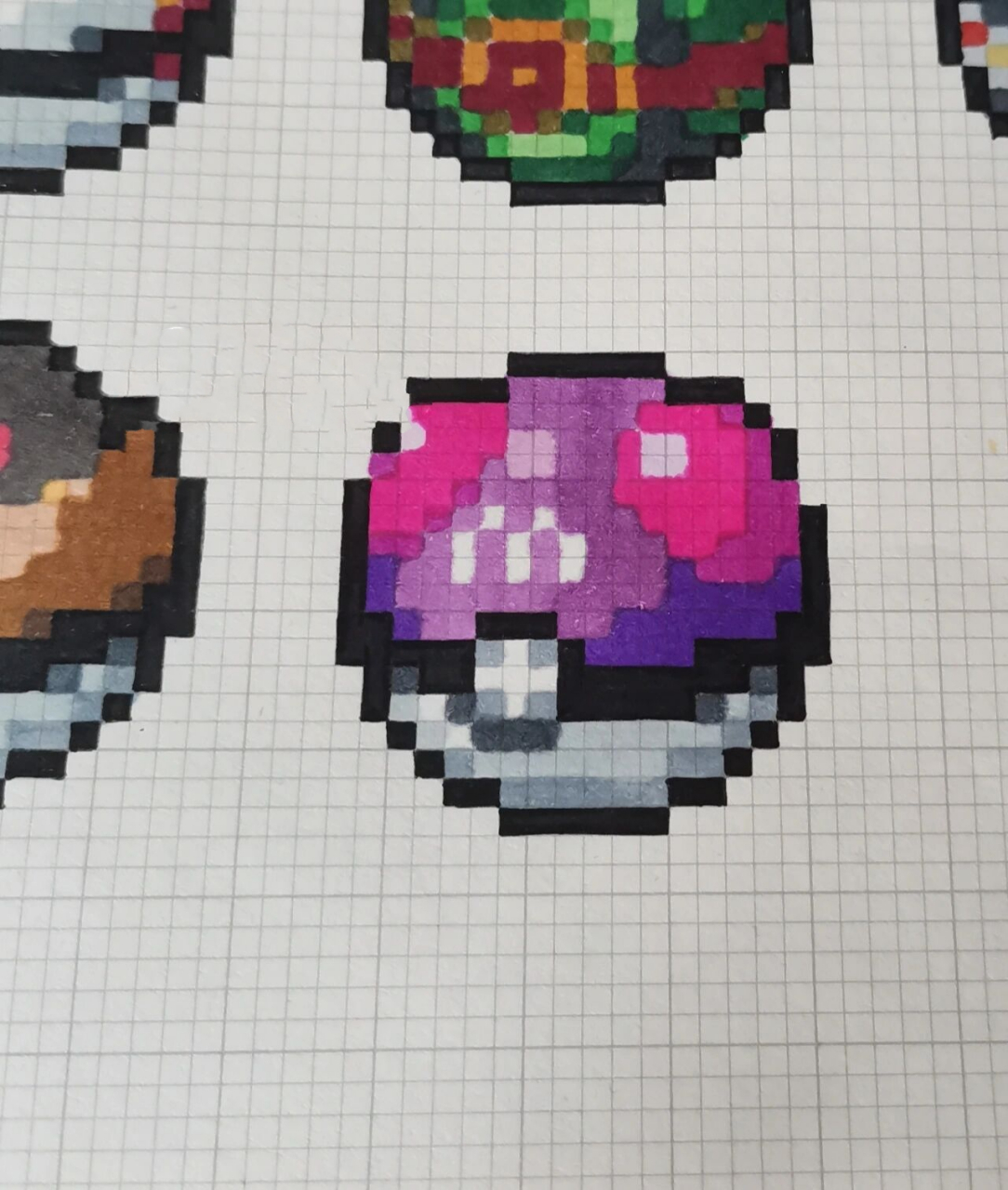 像素画➒➋ 精灵球 大师球 笔:touch mark 168色 纸:a4大小 2mm