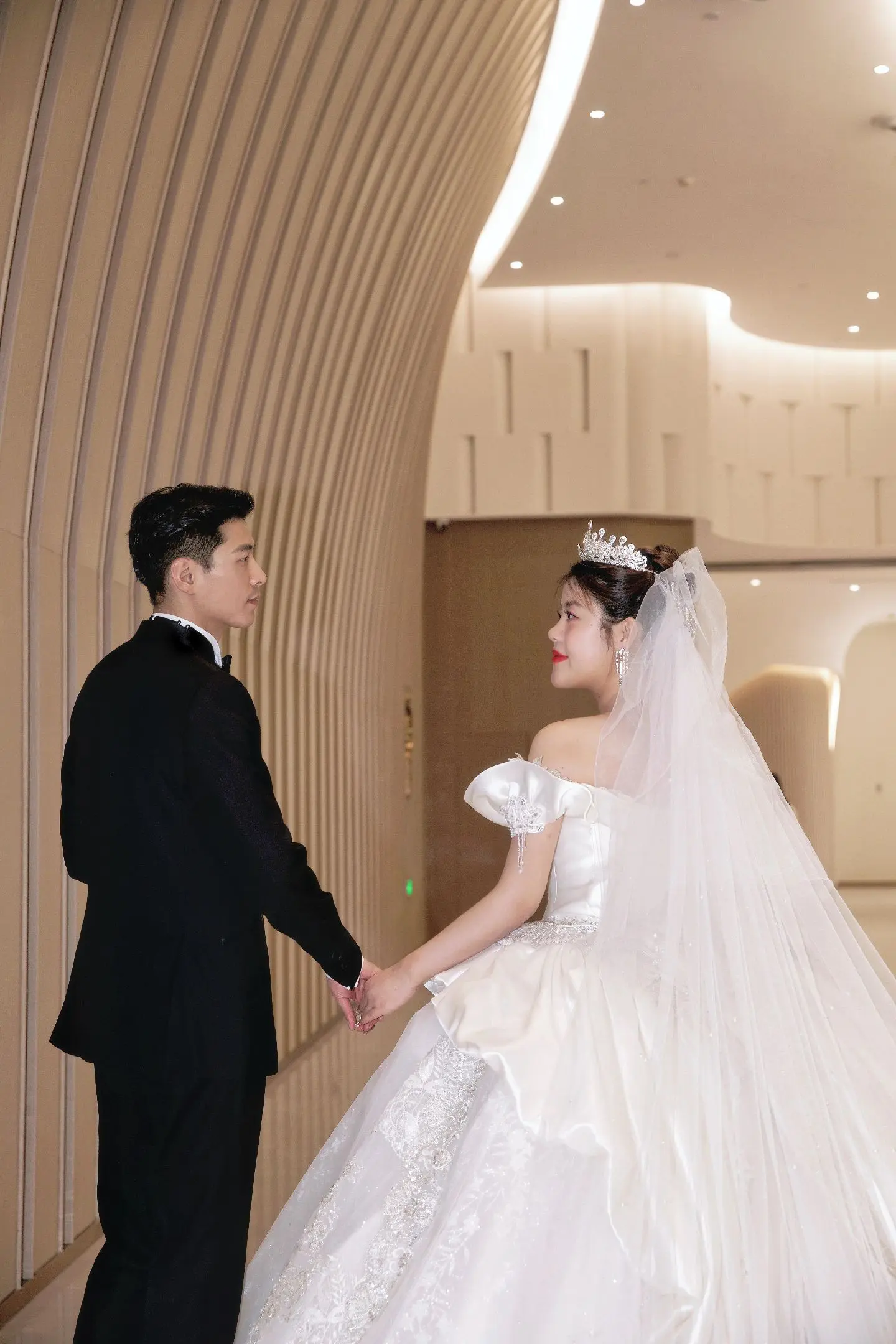 感谢家人们的辛苦操劳,感谢亲朋好友的奔波,感谢所有