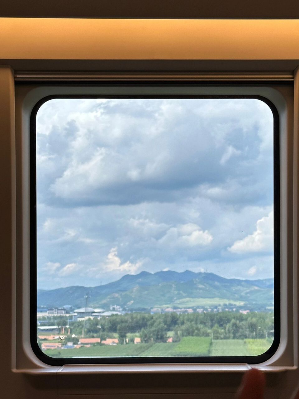 高铁上 窗外风景图片