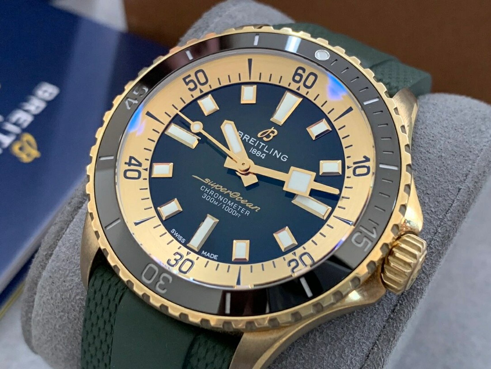 每一块青铜材质腕表氧化后都是独一无二 百年灵超级海洋系列青铜n1