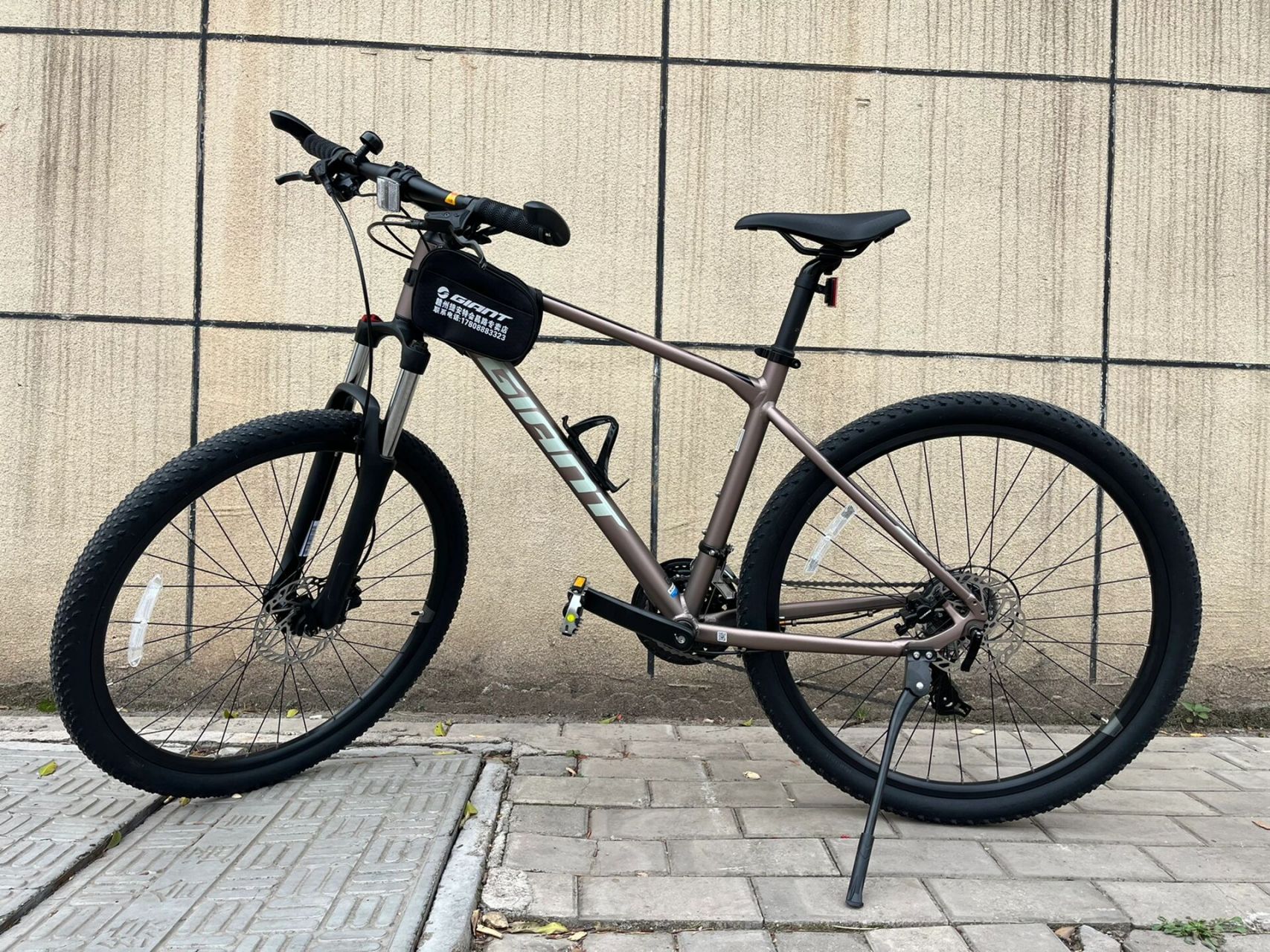 捷安特自行车atx810 春天宜户外,宜骑行06990669♀1597继