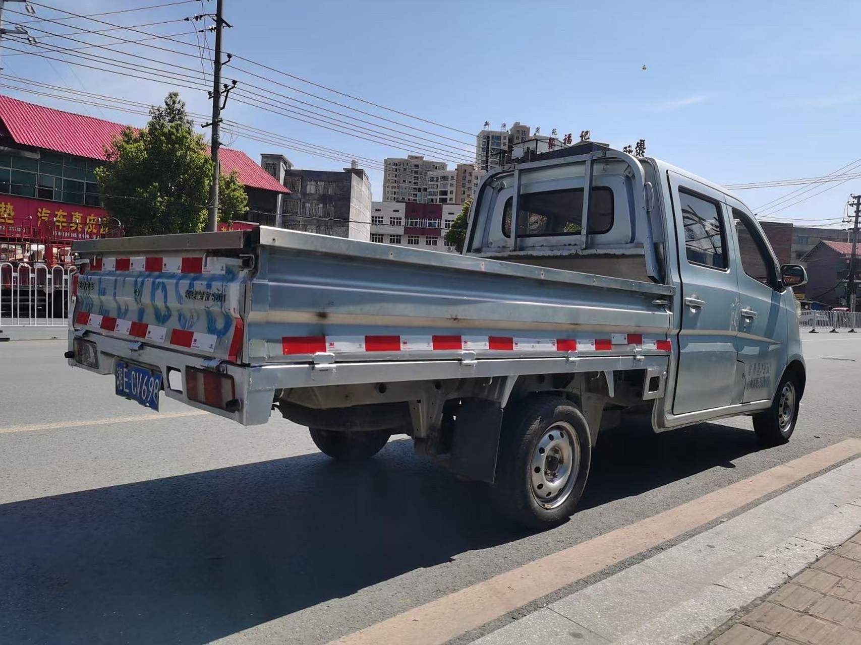 19年5月  长安新卡   双排  货箱长2米6  1.