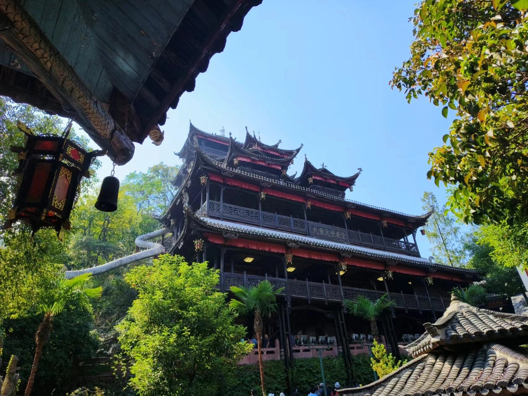 张家界之土司城和墨戎苗寨 这次张家界之旅,土司城和苗寨是旅行社赠送