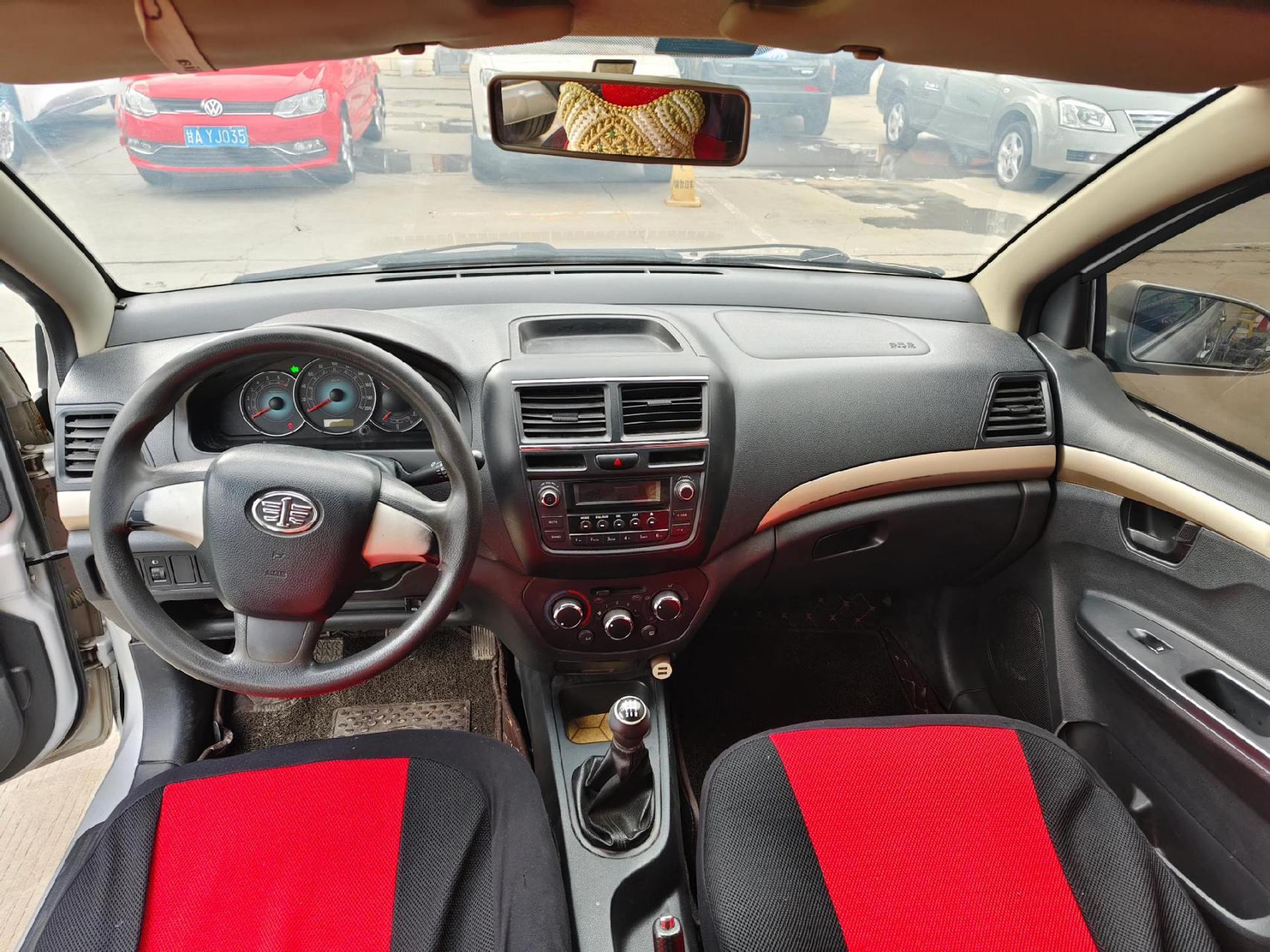 新到一台一汽威志v5!13年5月入户,1.5排量!