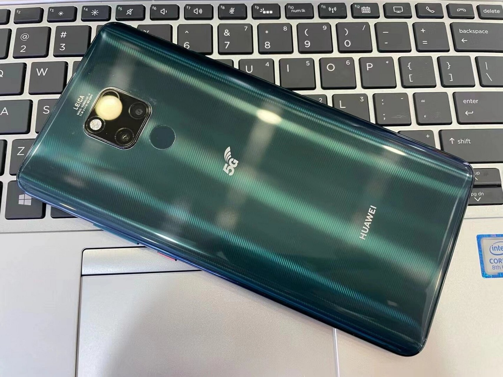 稀缺货5g版,华为旗舰mate20 x 8 256g,全网通5g双卡,成色95新,翡翠绿