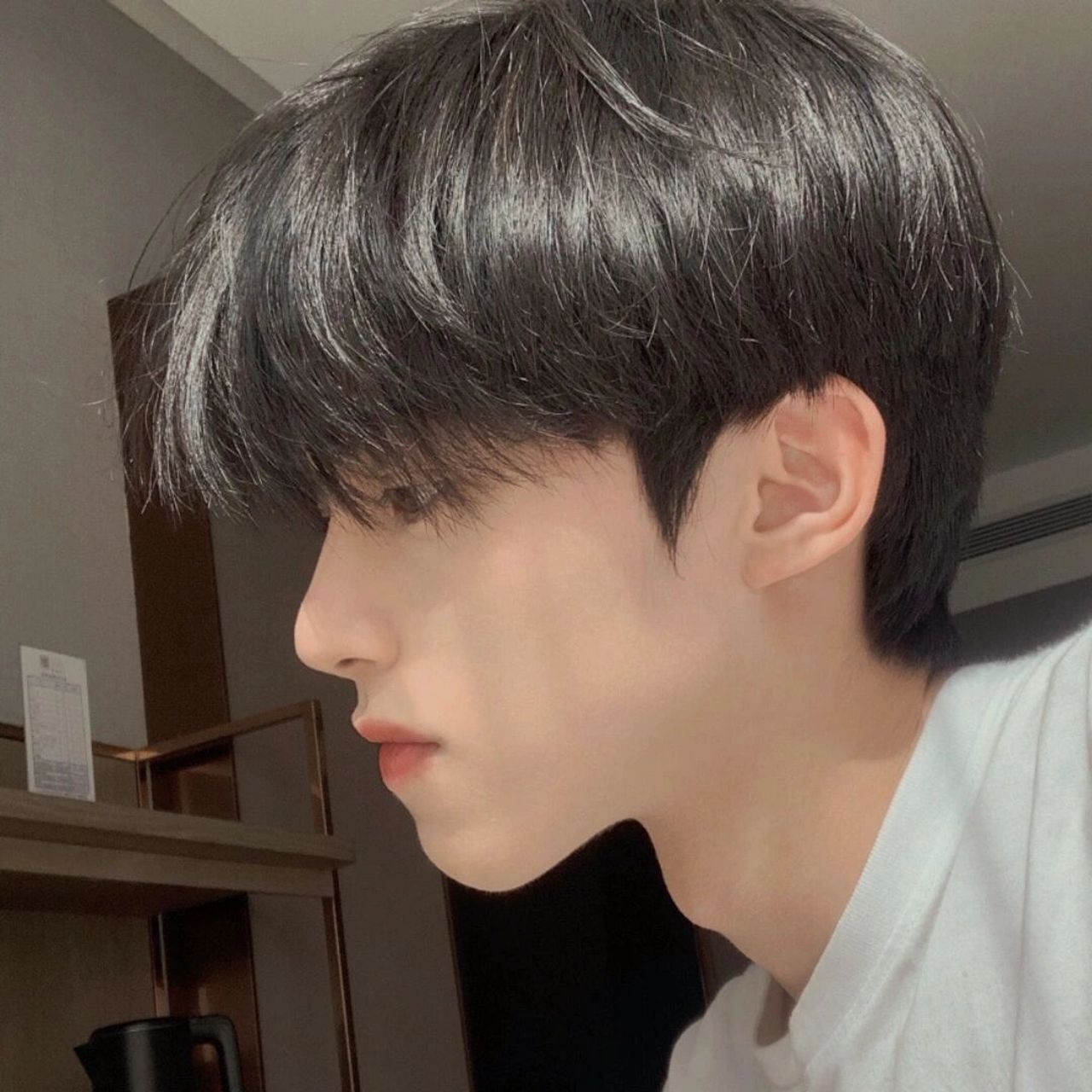 头发扁塌的男生该去选择的发型 这款 非常适合头发扁塌的男生 平时