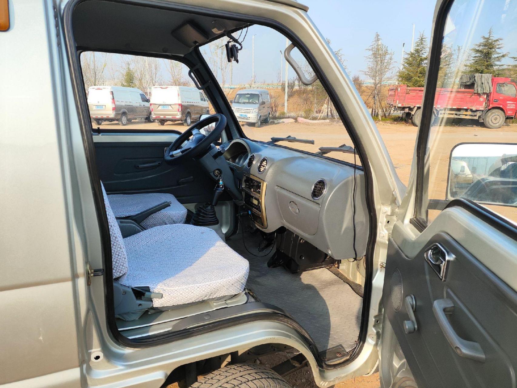 新到17年12月唐骏a6六轮厢货,一手车,实表3万公里,精品车况,带方向