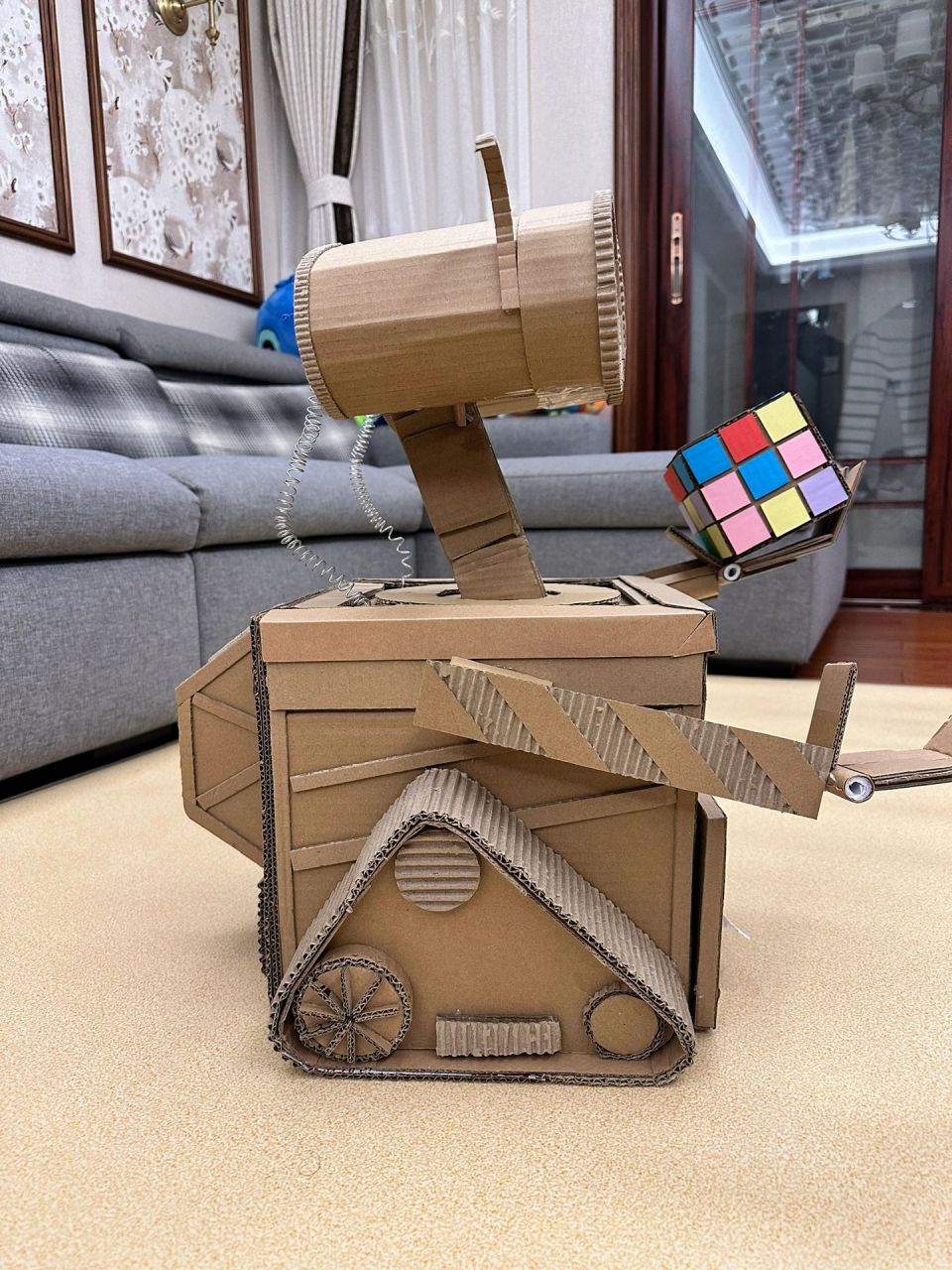 幼儿园环保作业—纸板手工—瓦力机器人06 幼儿园又布置作业了,还是