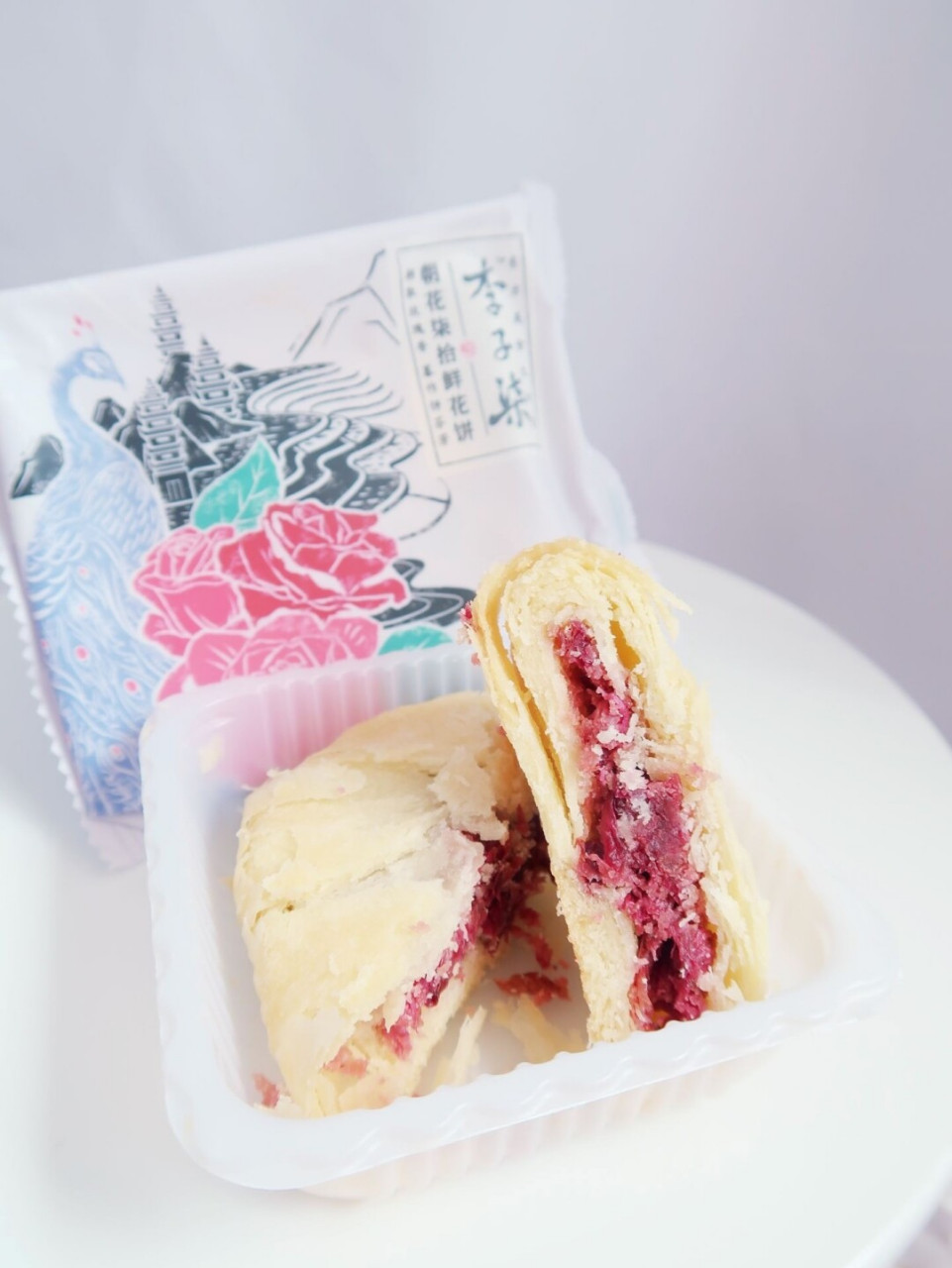 明人不说暗话94 李子柒朝花柒食鲜花饼,真的太好吃了!