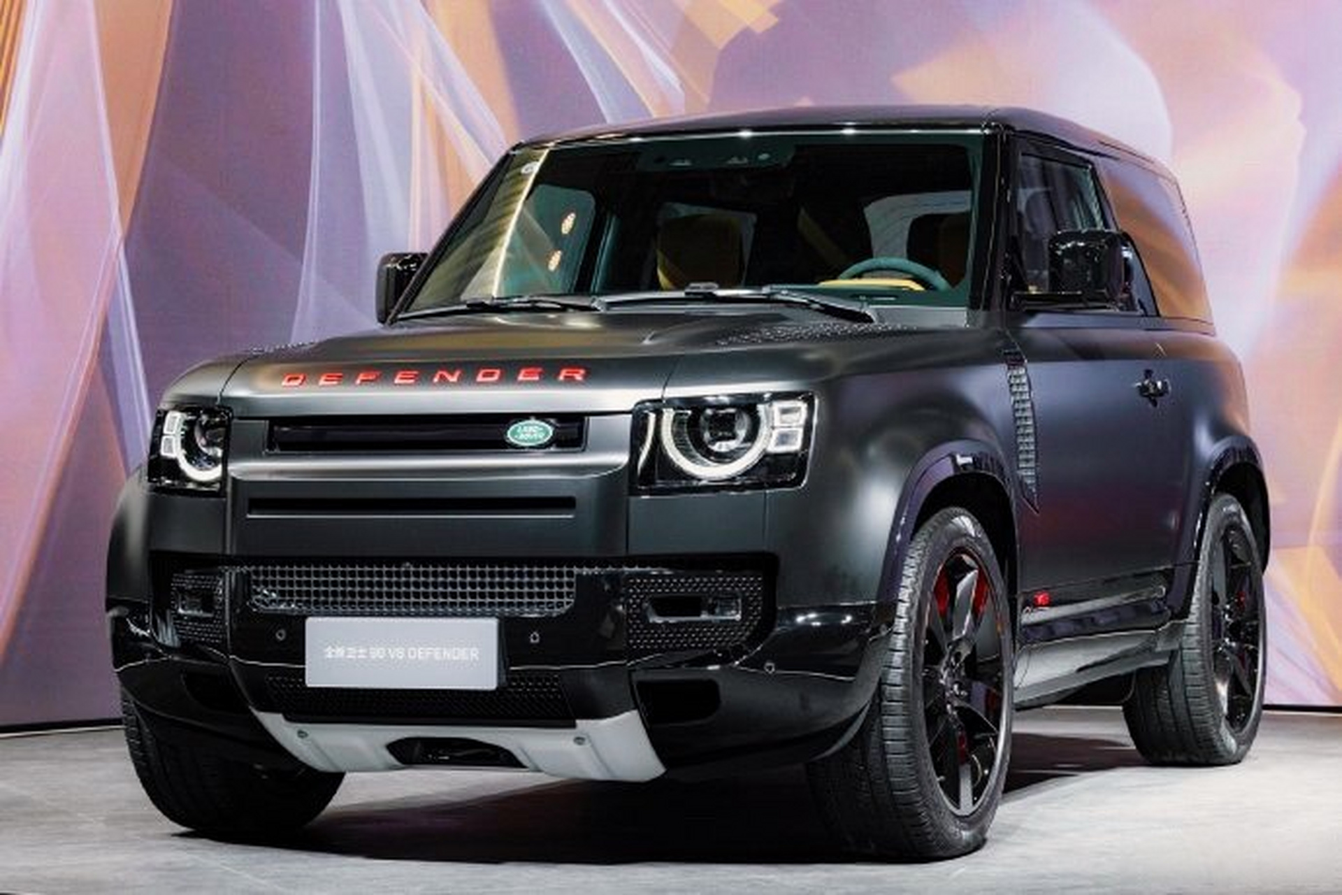 2023广州车展# 路虎全新卫士v8defender 90,110,130车型都看到了