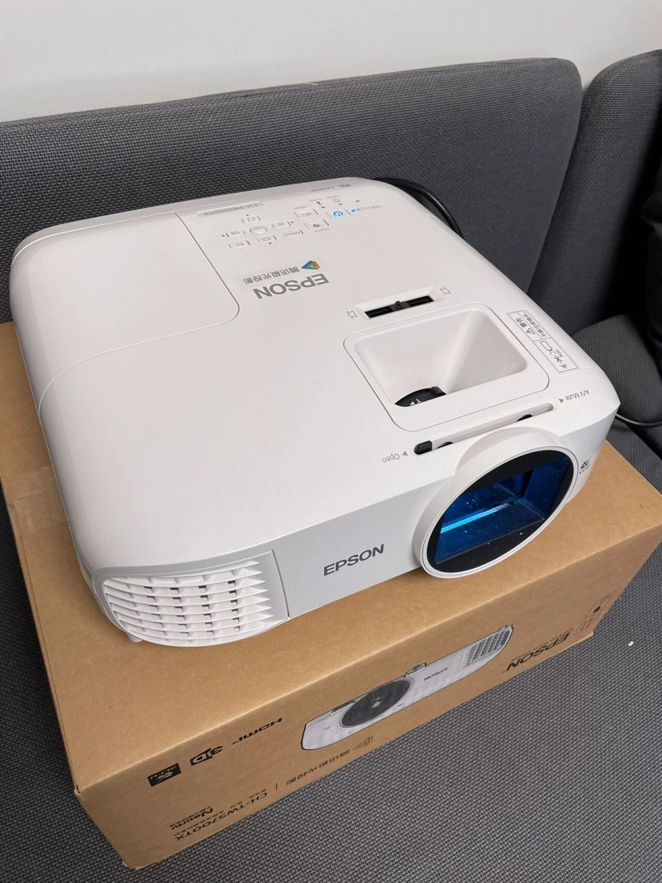 爱普生5700tx真实感受77投影仪怎么挂好看 图2661556615