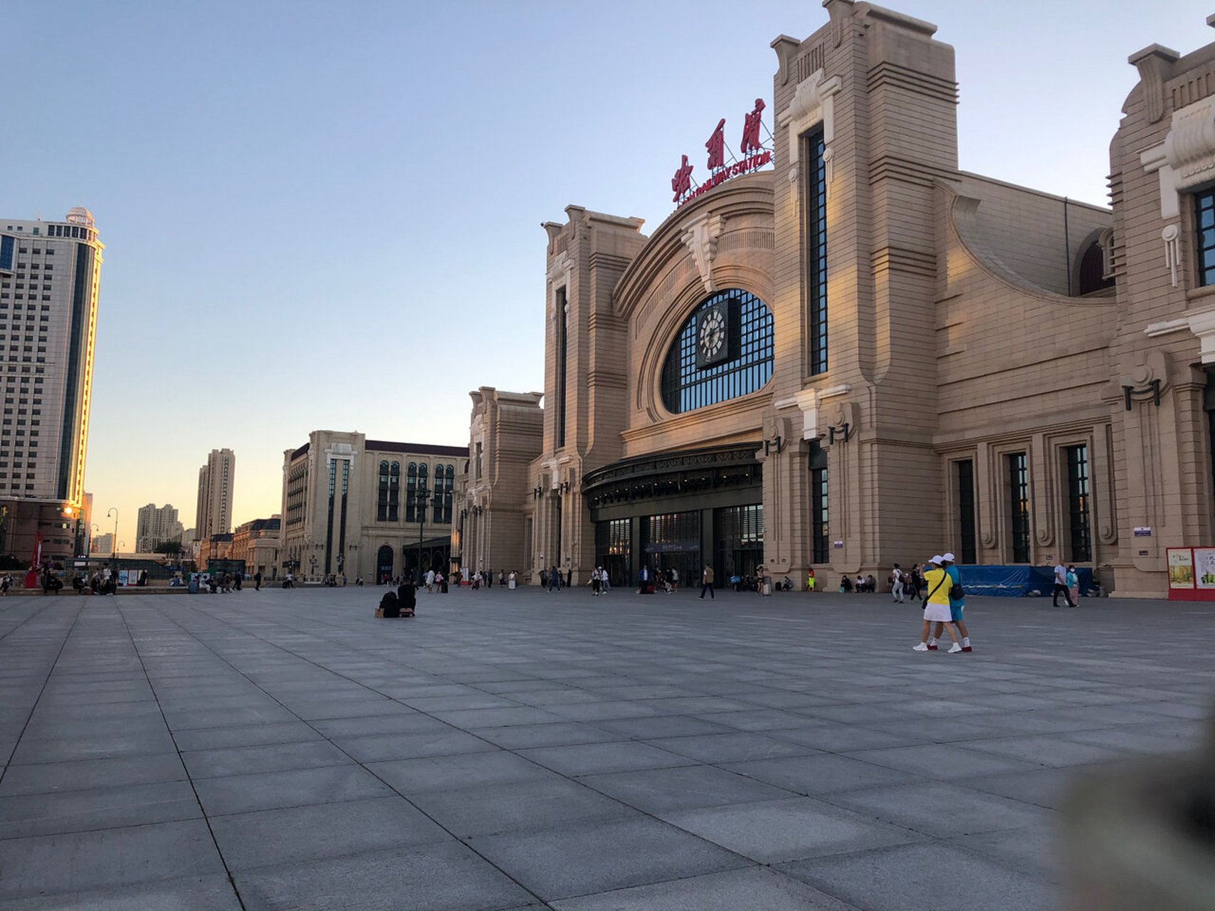 记录下周末临时回东北,到了哈尔滨站的印象.