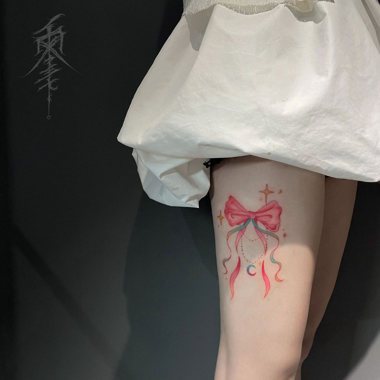 大腿仙女托桃纹身图片图片