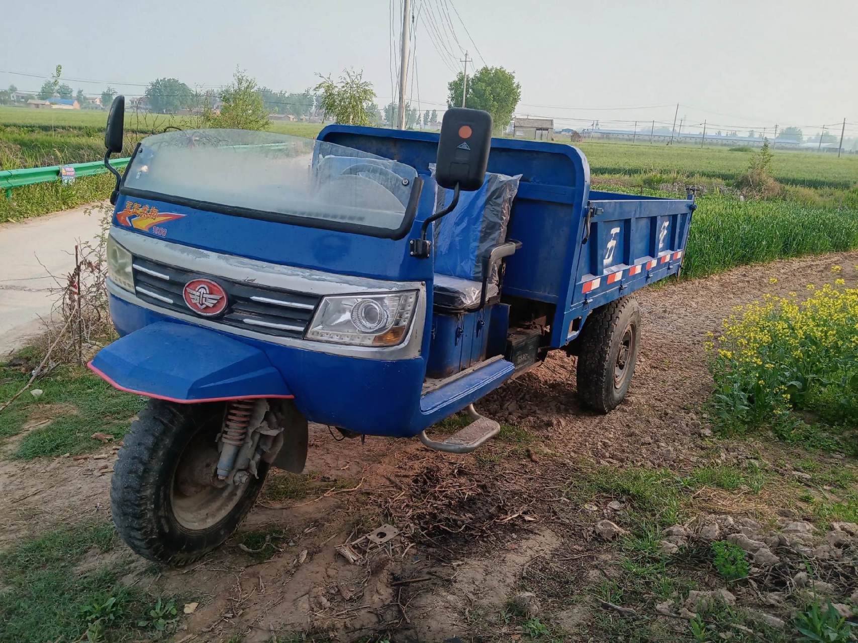 五征奥翔1600,2米7×1米6,高低速10档