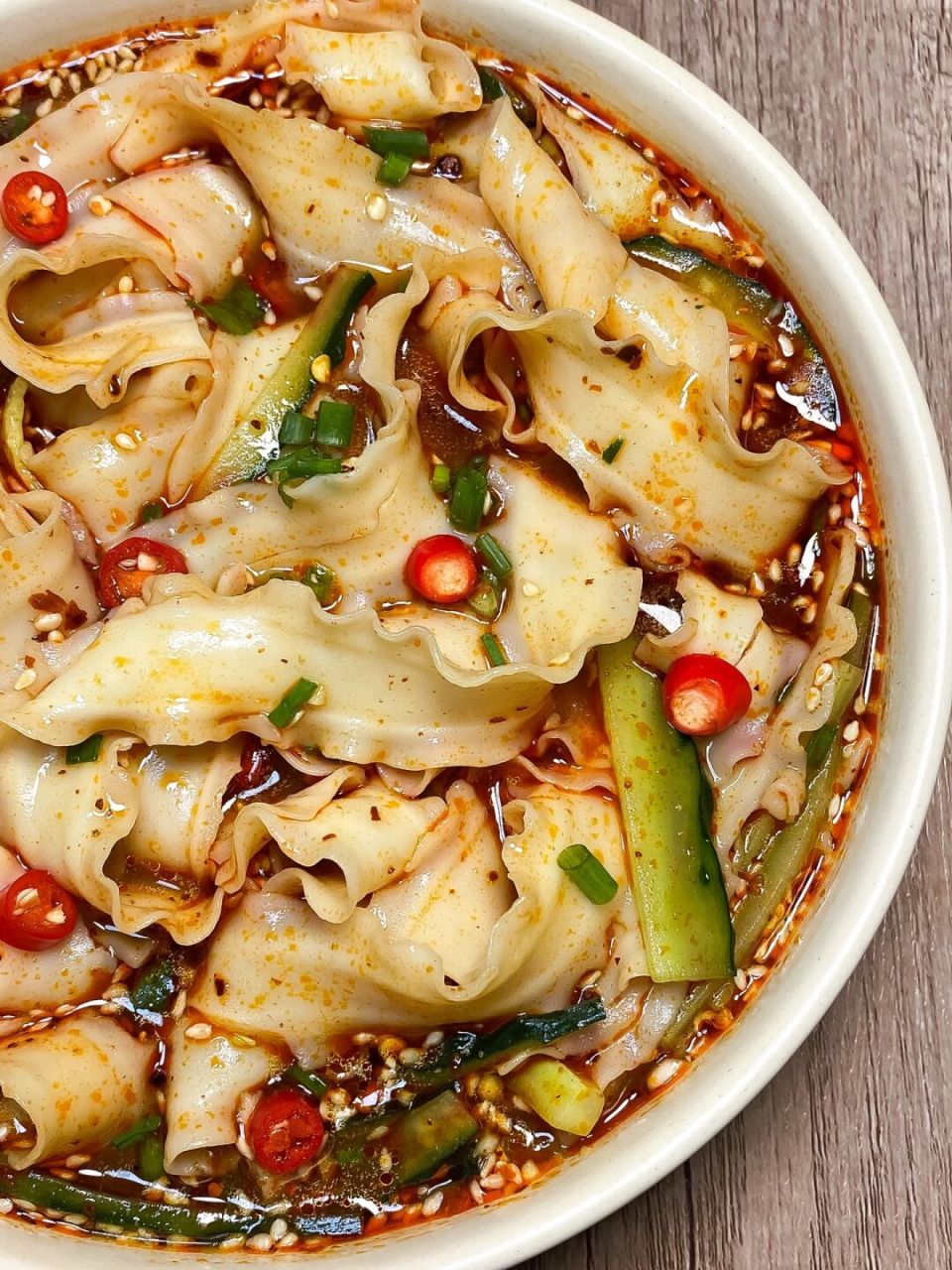 一人食590|好吃到可以开店的酸汤刀削面6015 这辈子没开面店是