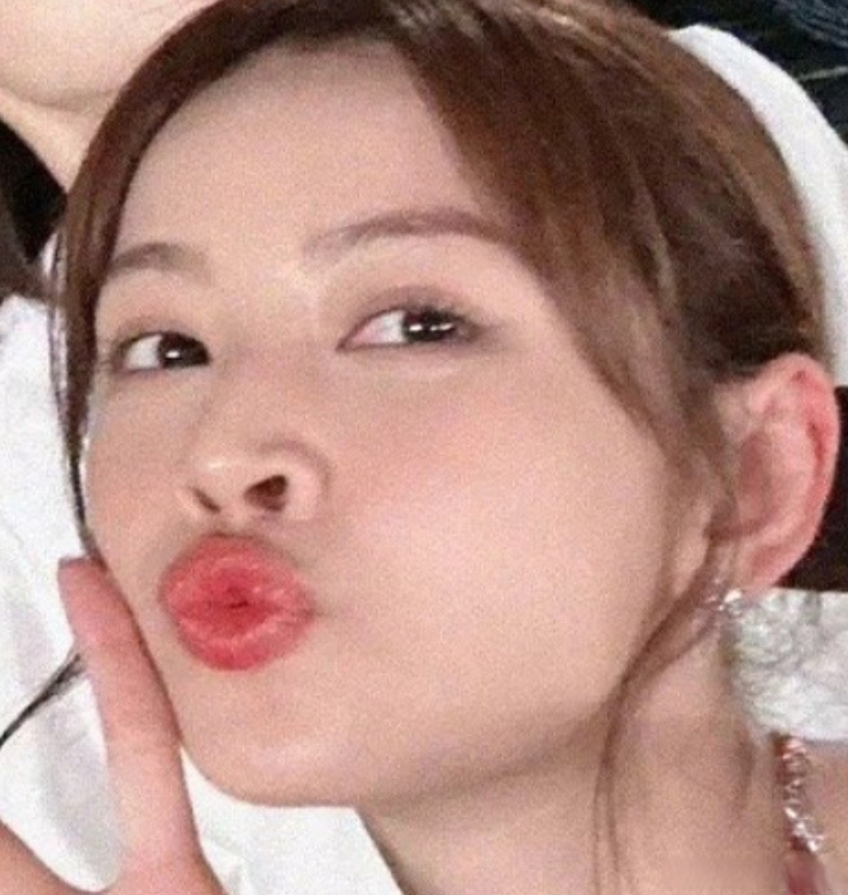 "越南美女"芝芙chipu,这猪鼻子是怎么做到三角形的?