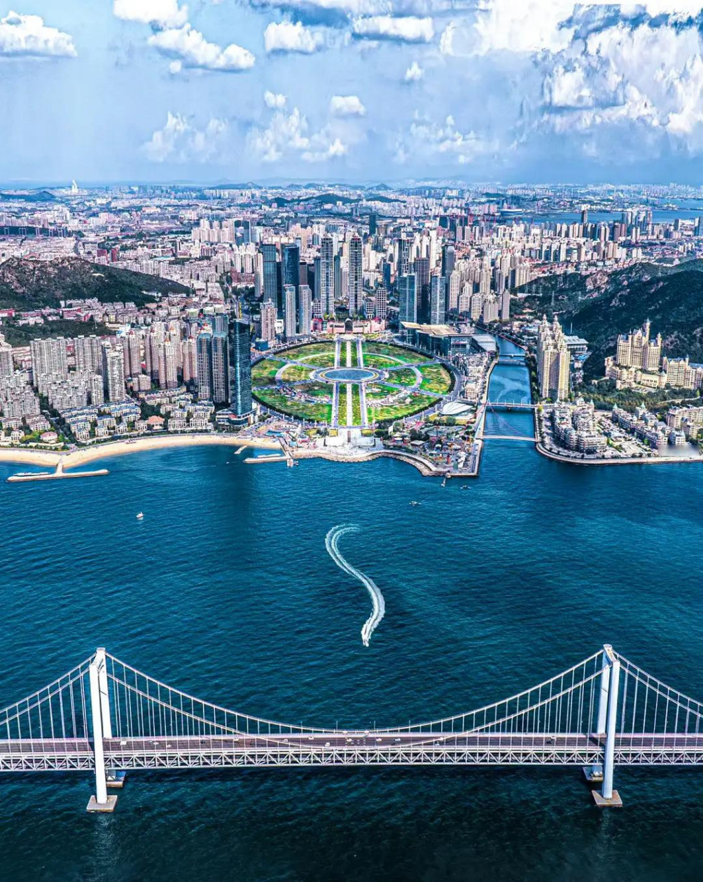 大连地标性建筑星海湾跨海大桥违建,被罚2700万元,官方回应大连星海湾