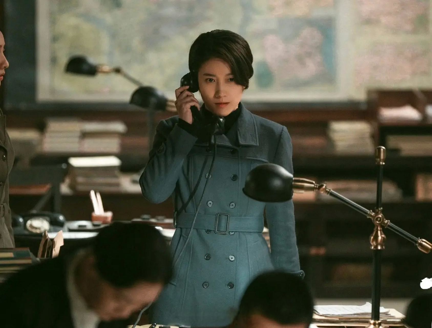 90花啜妮放出了一段在《无间》这部剧拍摄期间自己学打戏的视频.