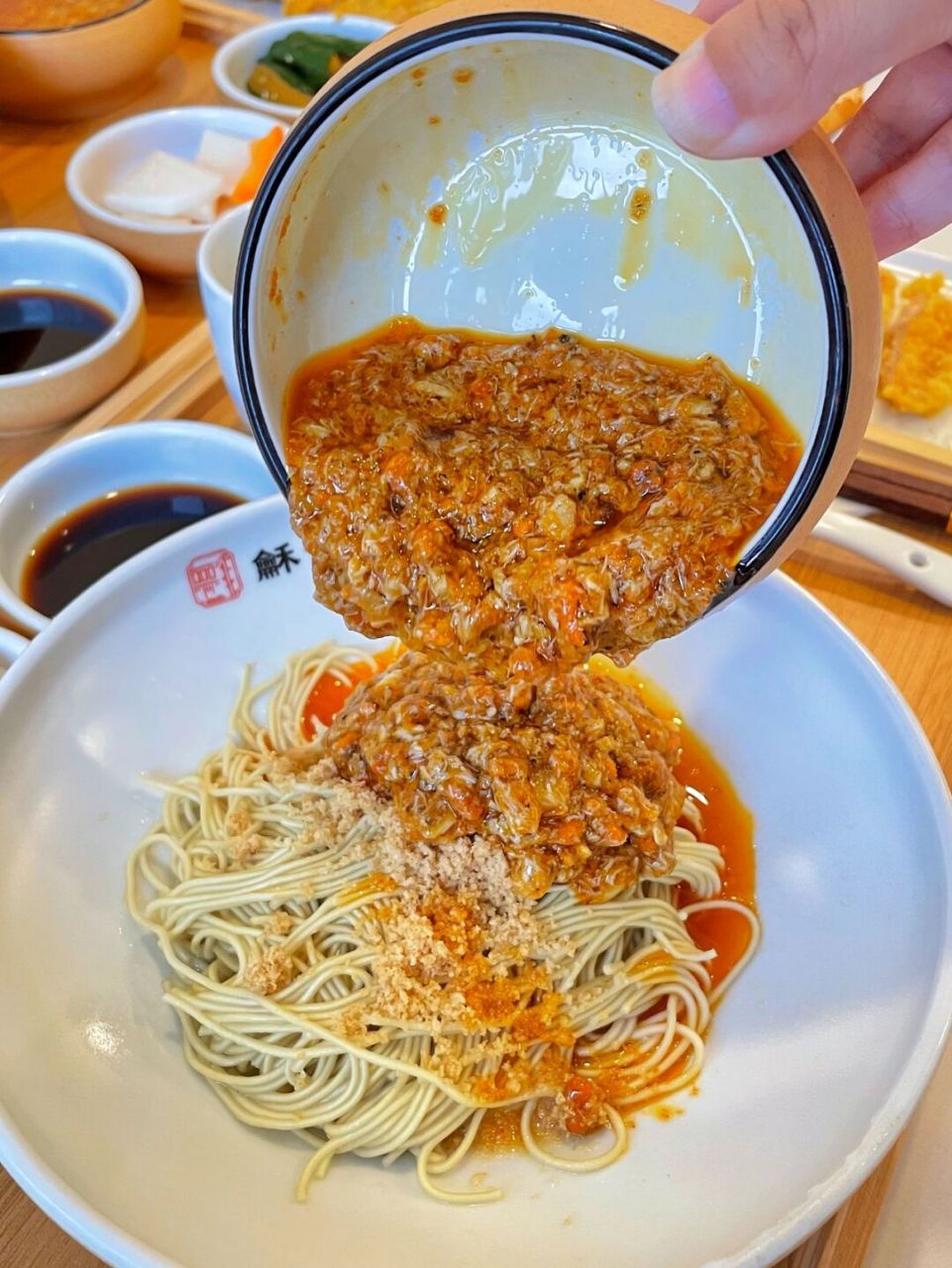 苏州必吃02山塘街蟹黄面90人均506015 游山塘街,吃蟹黄面 这