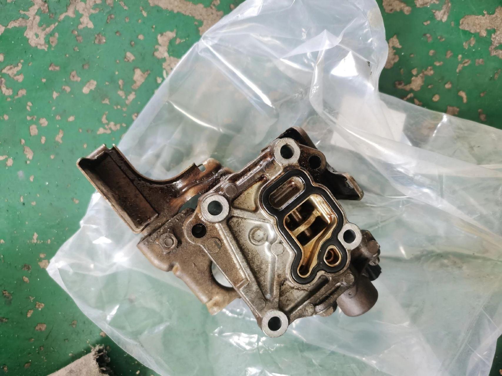 奥德赛漏机油.奥德赛vtec缸盖电磁阀胶圈老化漏油
