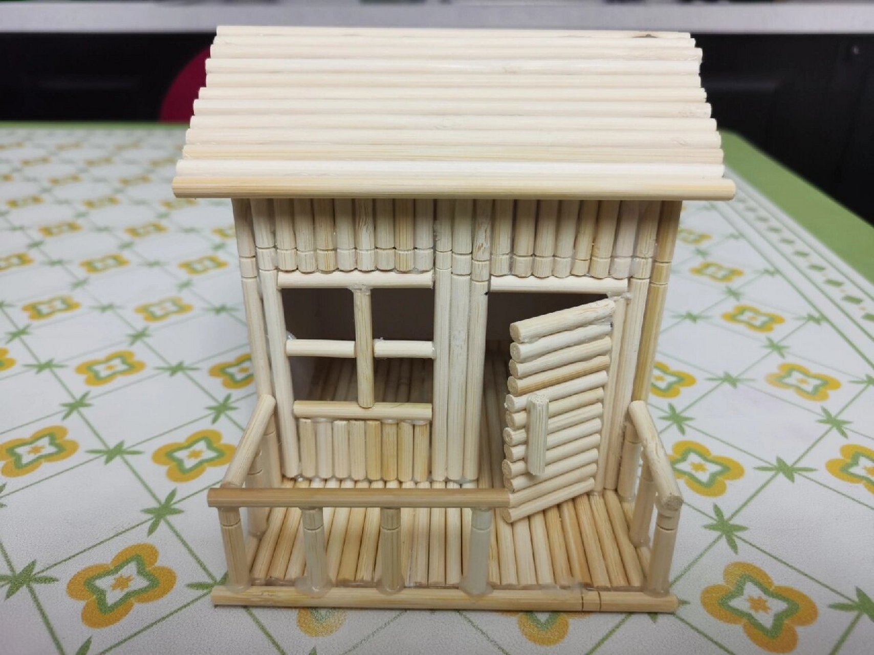 一次性筷子制作小房子 幼儿园作业 一次性筷子制作小木屋