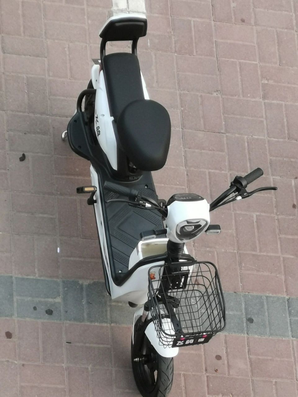 喜提飞鸽电动车一台,一年就不行了 感觉北方夏天的风和小电动车最搭.