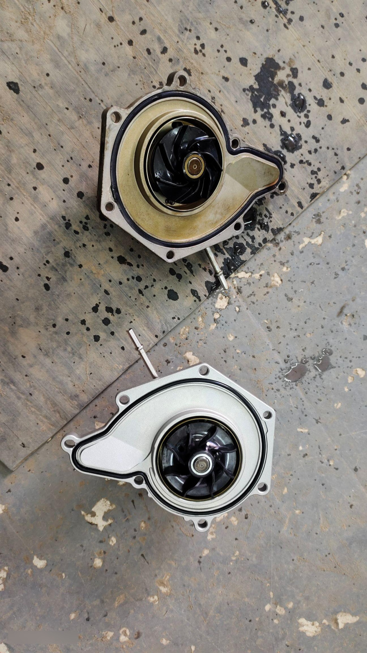 奥迪a6l2.5更换水泵总成