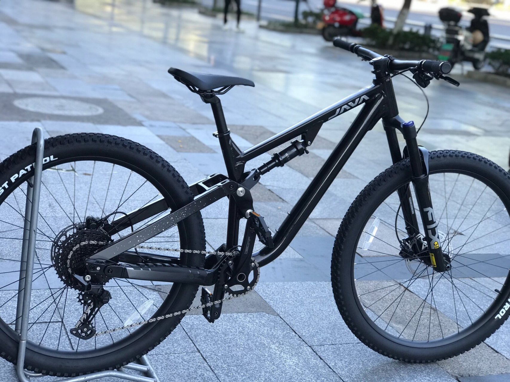 年轻人的第一辆软尾自行车 java 萨比亚 没看到车前挺忐忑的,3099元买