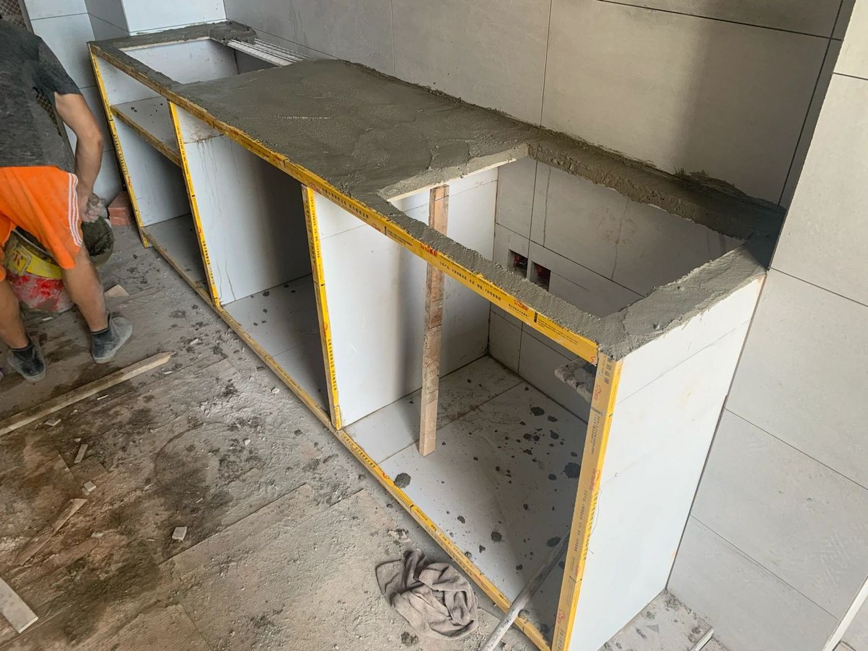 所以我专门写一篇给你们. 砖砌灶台,顾名思义.