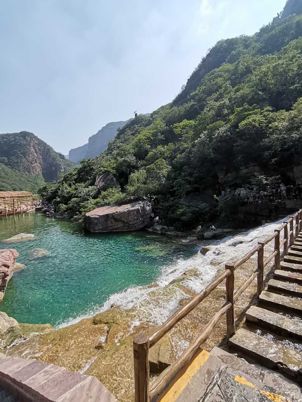 河南宝泉旅游度假区,位于两省(河南山西)三县(辉县,修武:陵川)交界处