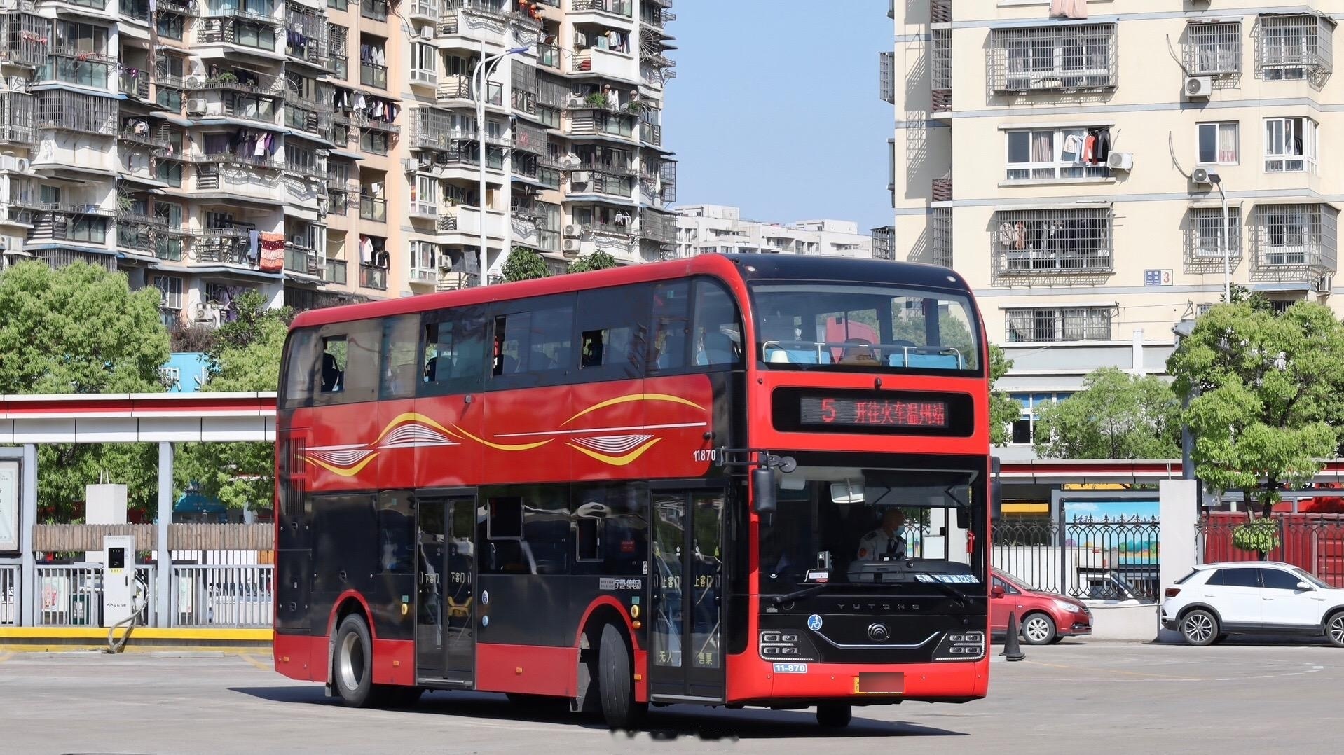 说起温州公交,5路的双层巴士温州人一定不陌生,这也许也是许多人的