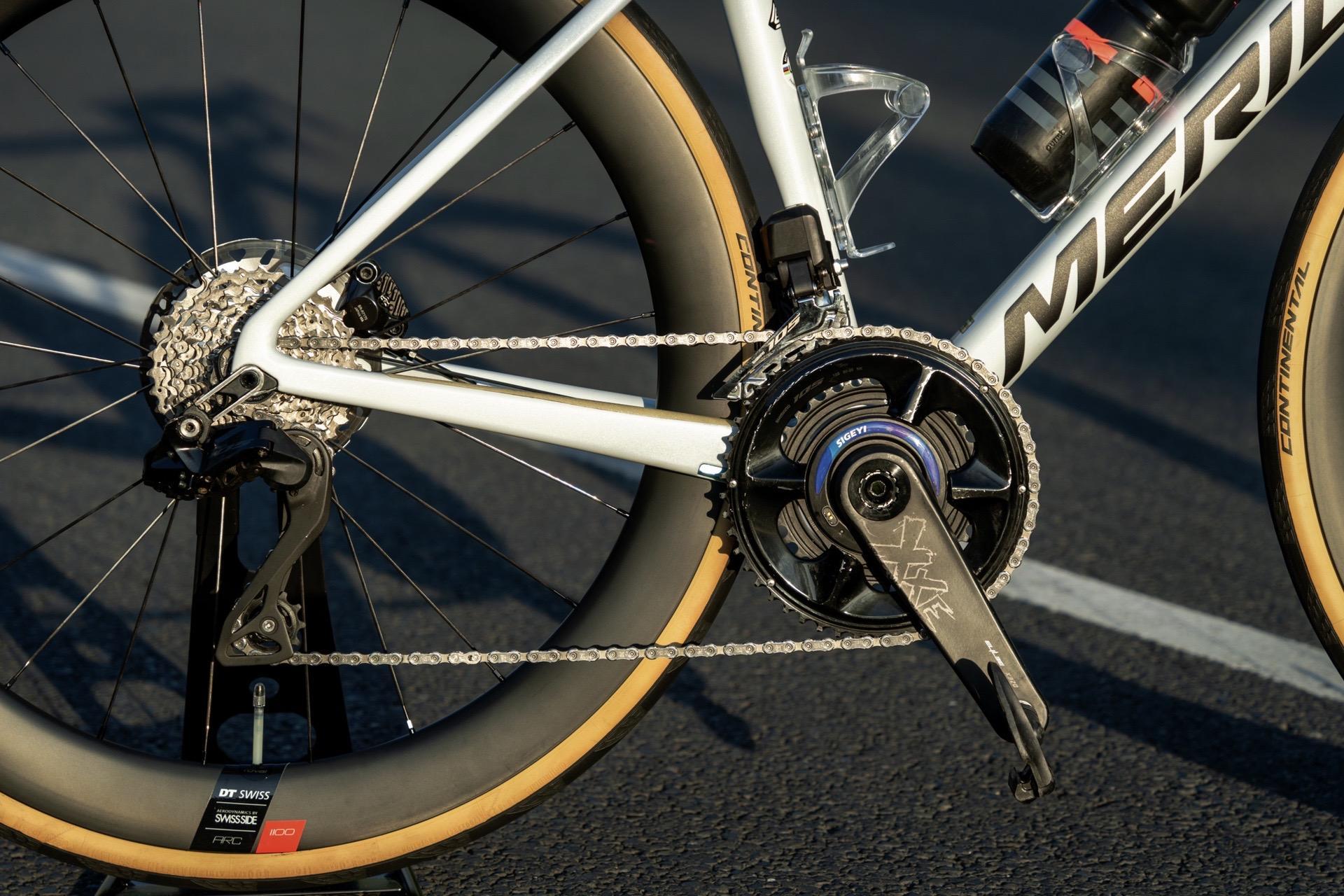 美利达斯特拉6000白色升级减重分享.尺码52 升级后整车重量为7.